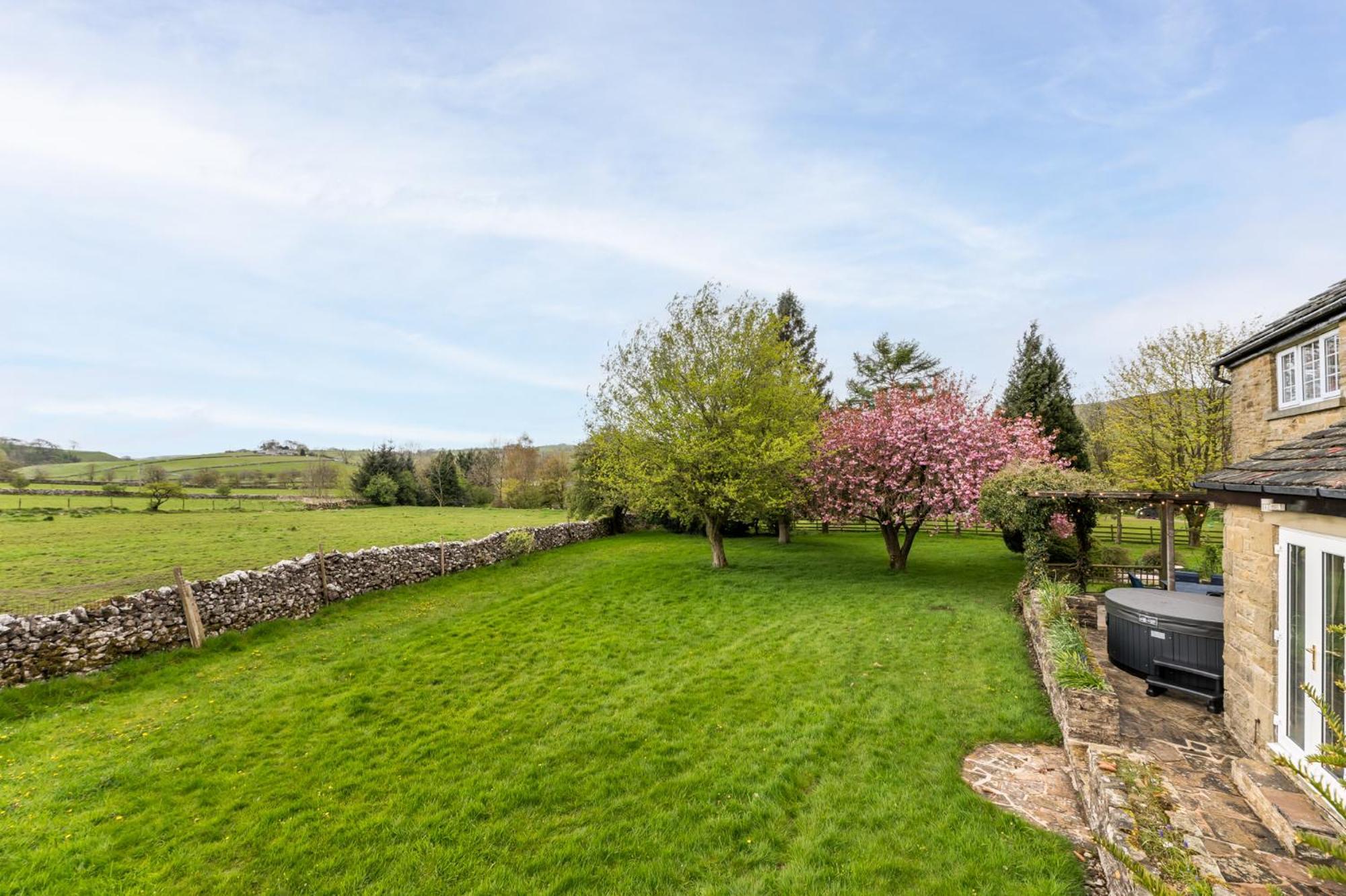Central Malham Wellbeing Escape With Hot Tub Sleeps 8 外观 照片
