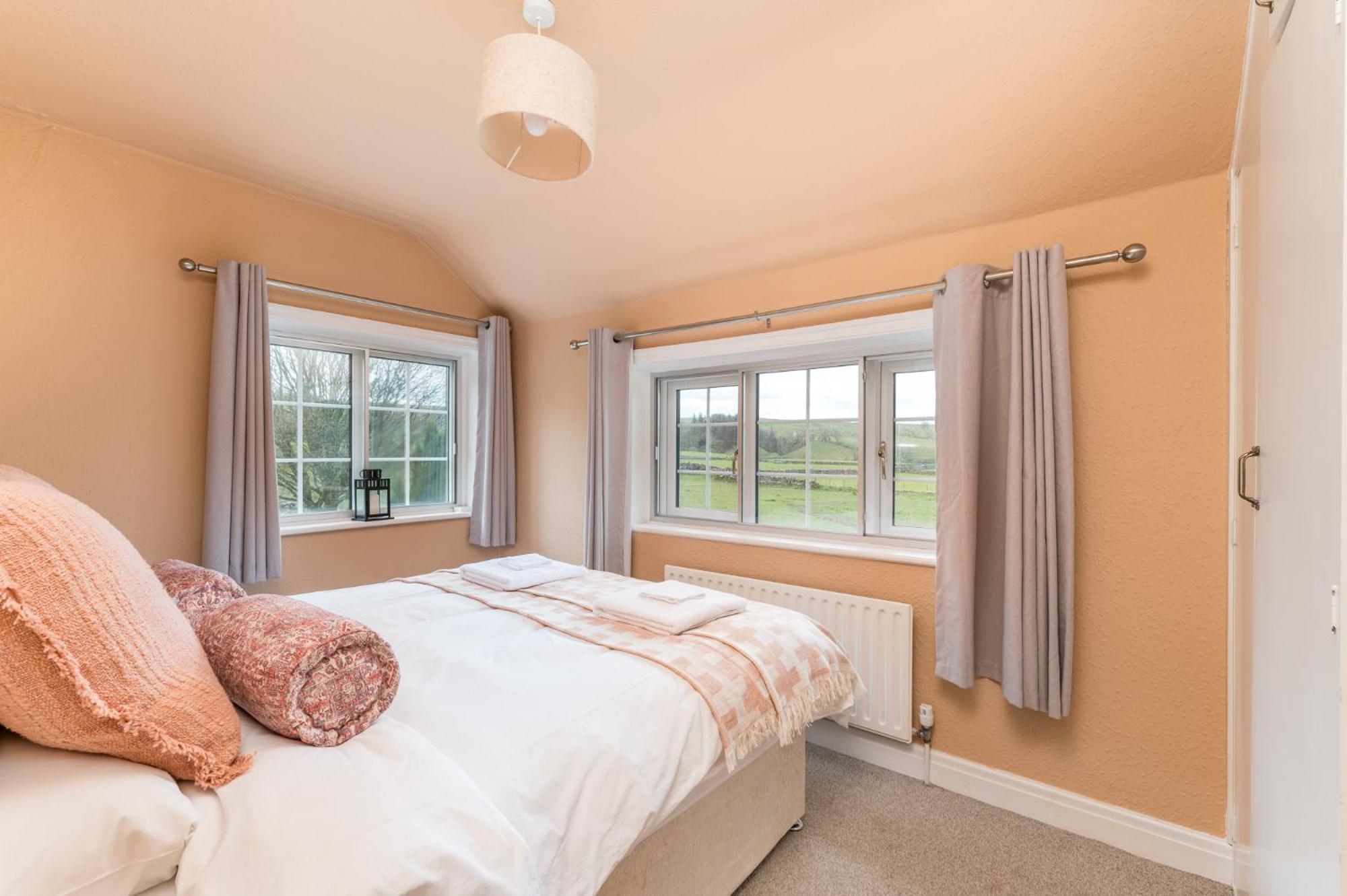 Central Malham Wellbeing Escape With Hot Tub Sleeps 8 外观 照片