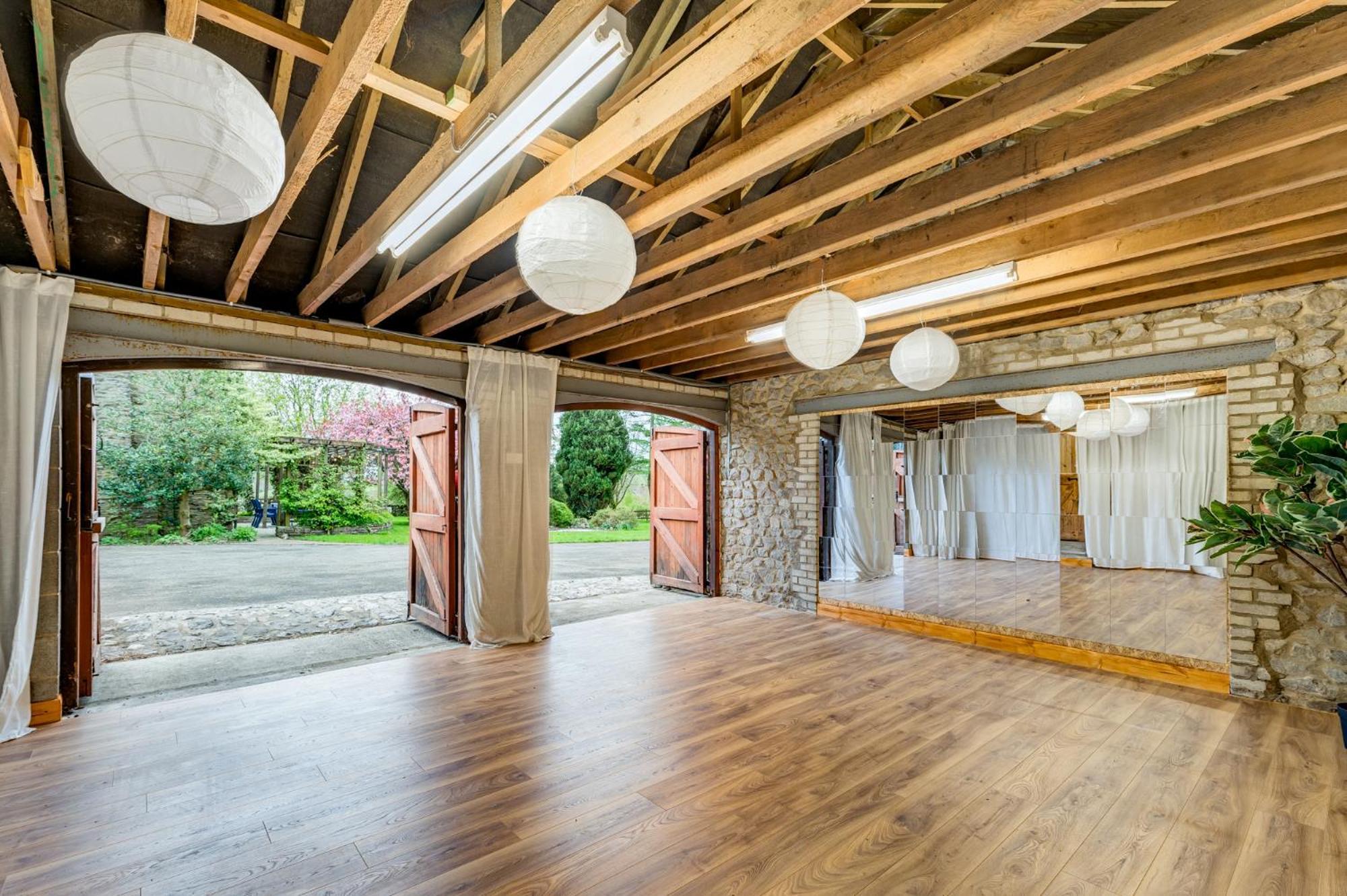Central Malham Wellbeing Escape With Hot Tub Sleeps 8 外观 照片